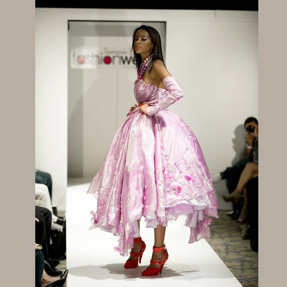 STRAPLESS LAVENDER BALL GOWN - Picture 13 of 13